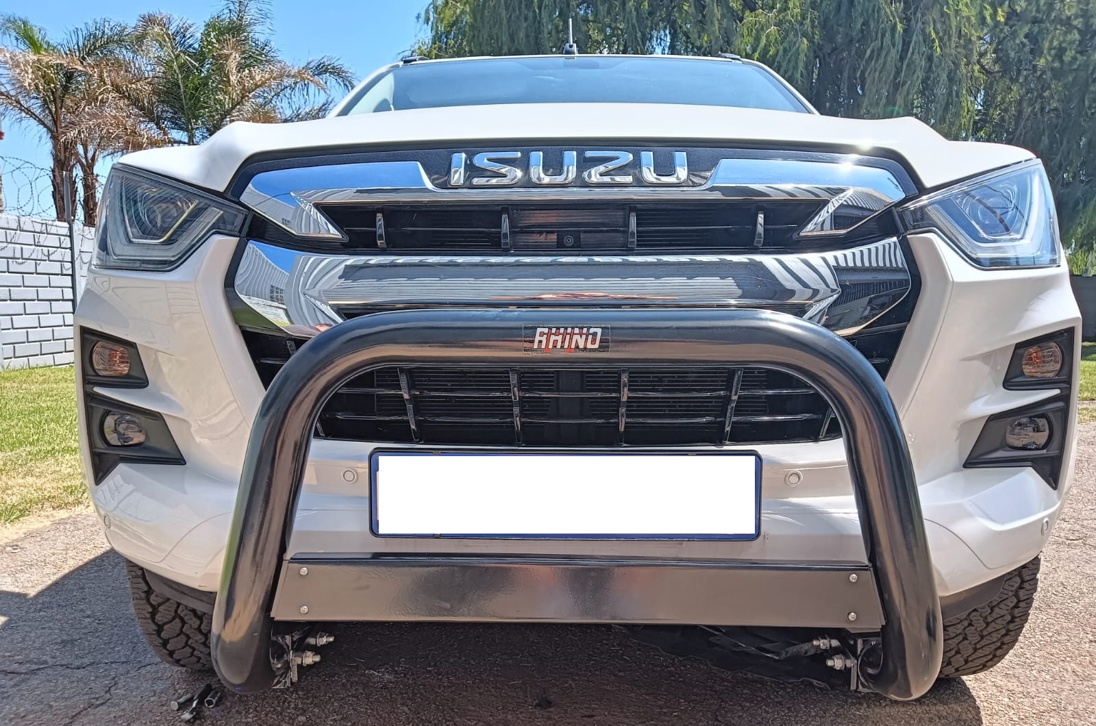 Isuzu GEN 7 D-MAX Nudge Bar Black (2022-) - ISN297-76
