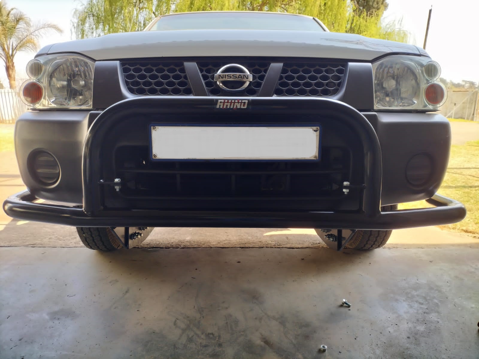 Nissan NP300 Nudge Bar With W/A Valance (2013-) - NN300-60WA